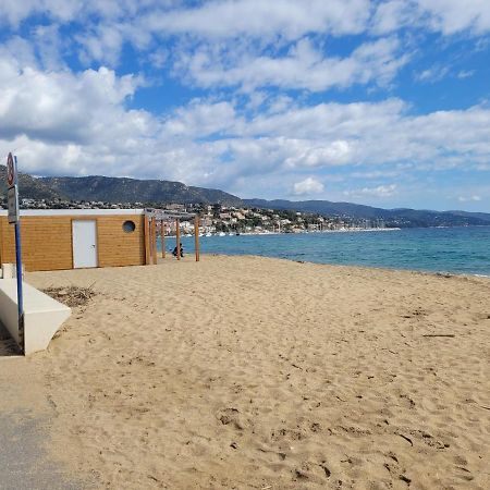 בורם-לה-מימוזה Appartement Paisible Avec Vue Panoramique Mer Et Acces Direct Plage מראה חיצוני תמונה