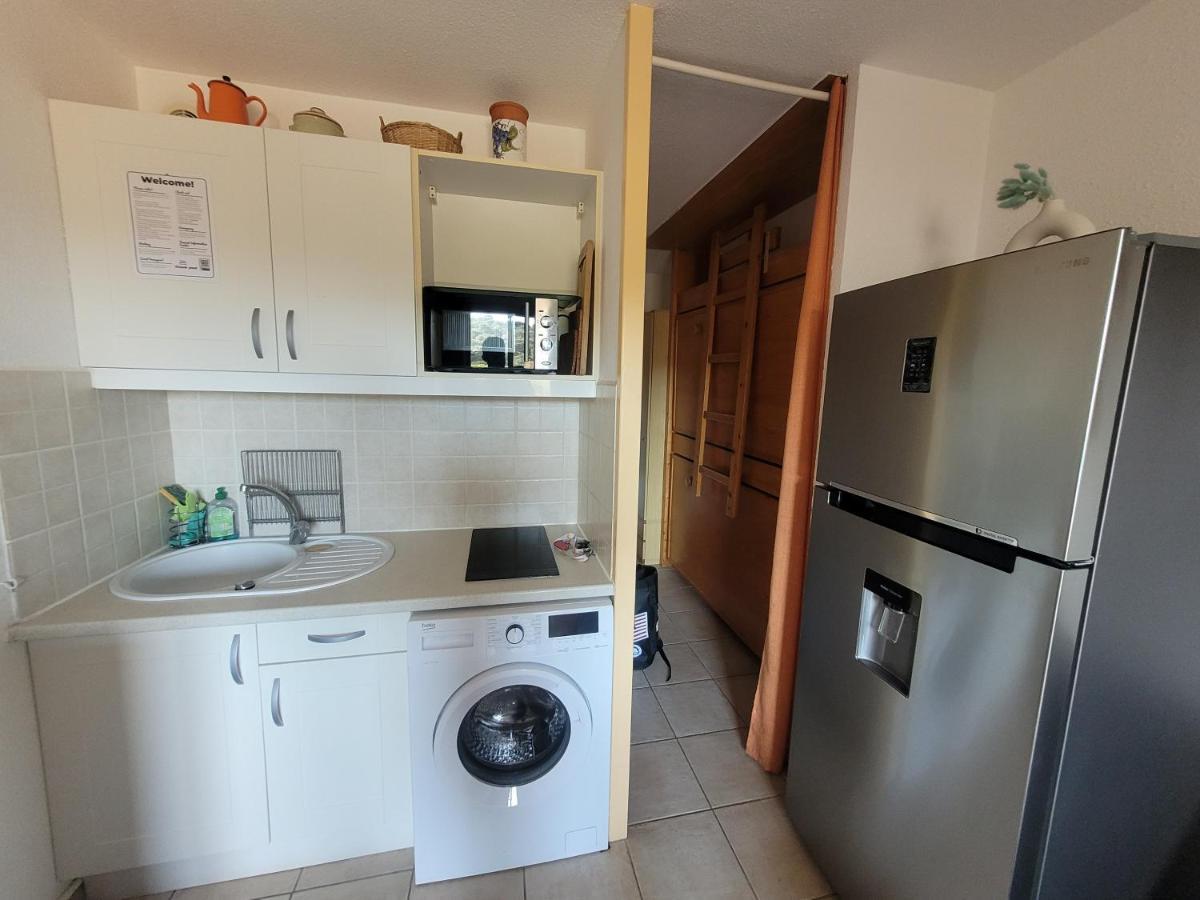 בורם-לה-מימוזה Appartement Paisible Avec Vue Panoramique Mer Et Acces Direct Plage מראה חיצוני תמונה