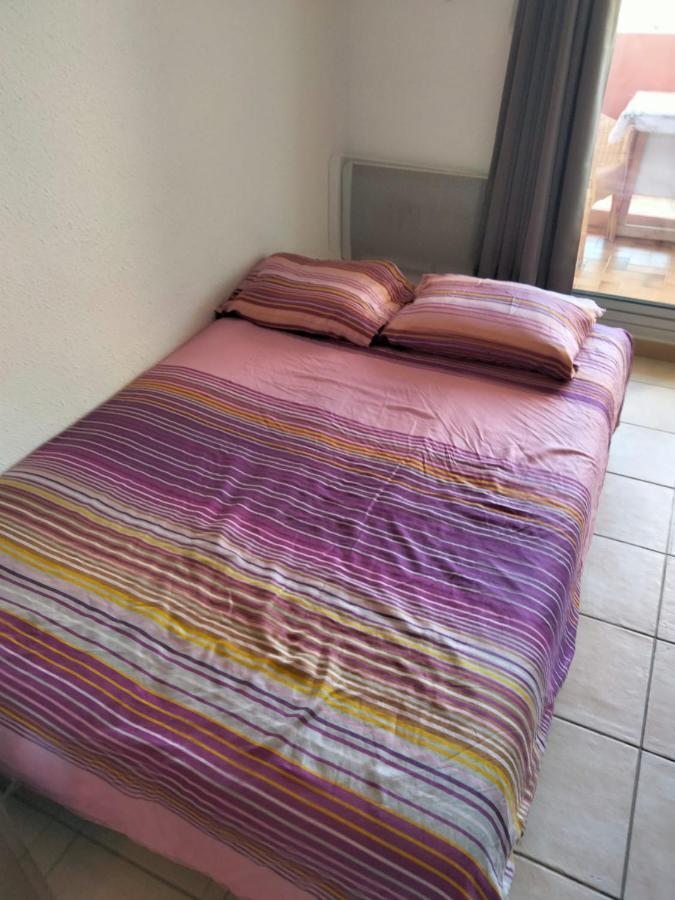 בורם-לה-מימוזה Appartement Paisible Avec Vue Panoramique Mer Et Acces Direct Plage מראה חיצוני תמונה